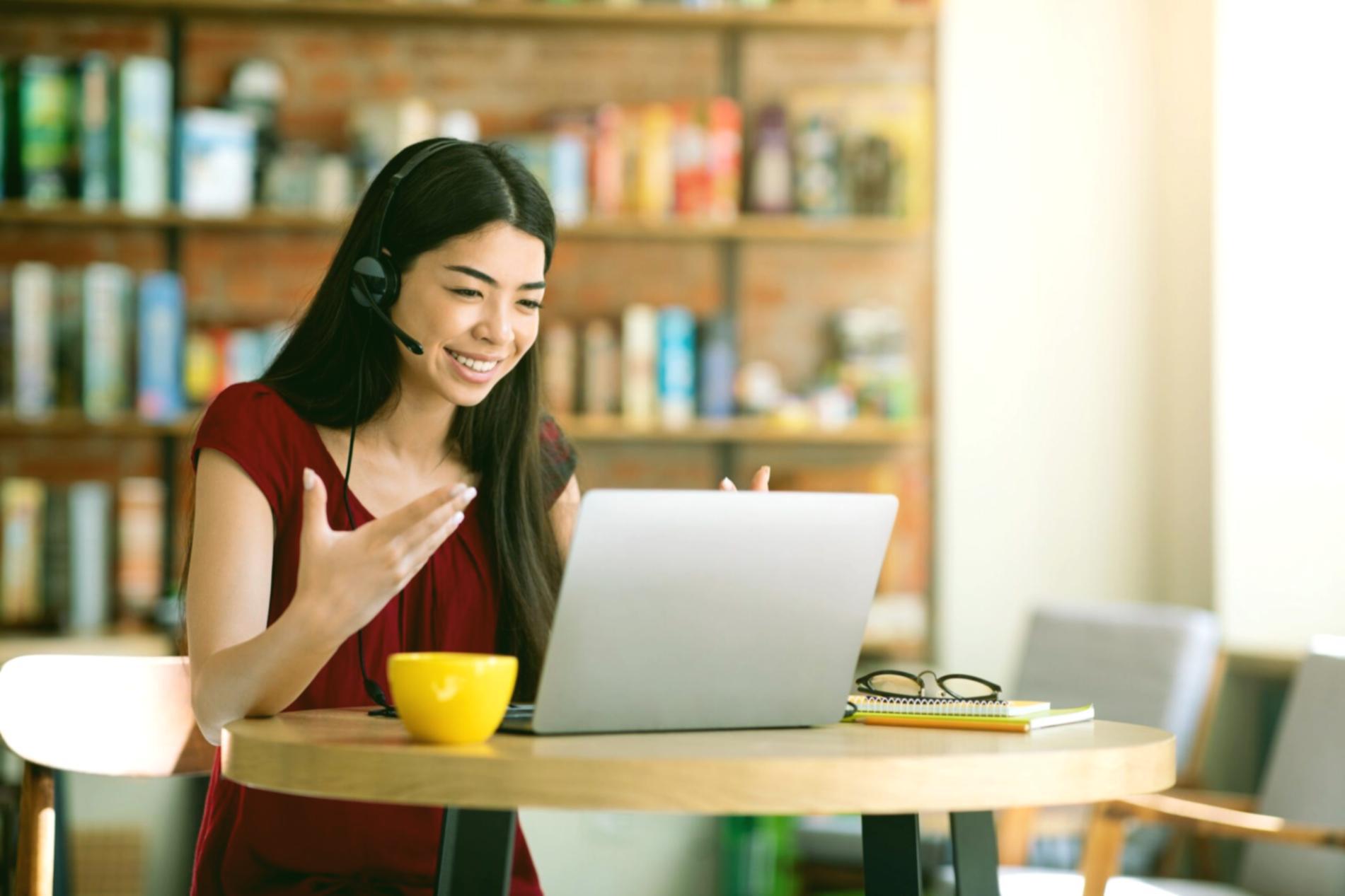 Sesión de trabajo sobre optimización de contenido digital